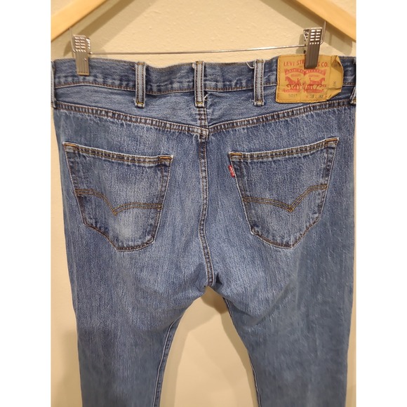 Levi's 501 Mens SZ 38x32 button fly denim Jeans  casual comfort norm core - Picture 5 of 11
